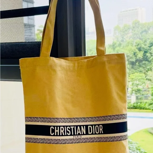 Christian Dior Yellow Canvas Tote Bag – VIP Beauty Gift - Picture 9 of 10
